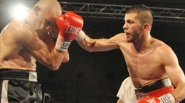 Un destro di Pagliara al volto dell’ ungherese Nagy