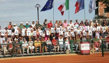 Autostrada, no anche dalle tribune del tennis