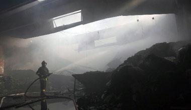 Incendio distrugge a Vaiano la ditta B&Lotex