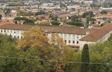 <b>IL FUTURO DELLA CITT&Agrave;. </b>A sinistra il grande complesso dei salesiani a destra il sindaco Domenico Lombardi con il vicesindaco Luca Mori           