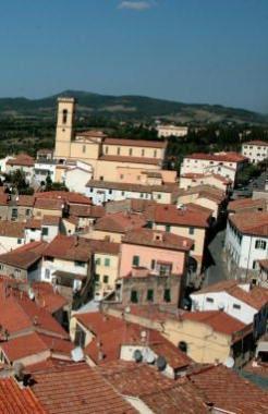 Una panoramica dall’alto dell’abitato di Rosignano Marittimo