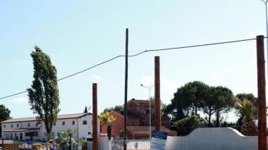 Due immagini dei lavori avviati per la futura sede dell’azienda di caravan “I Pionieri”