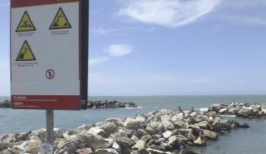 Marina, due bambini rischiano di annegare. Salvati dai bagnanti