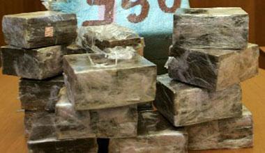 Spacciavano droga sotto copertura: in due in carcere