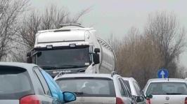Una coda in superstrada