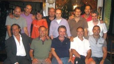 Foto di gruppo degli ex studenti della 5/B