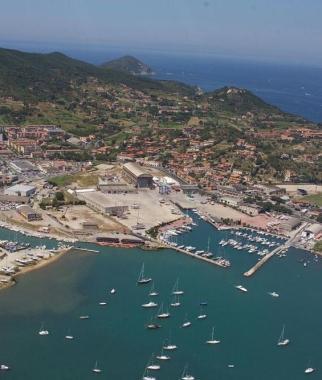 Una veduta aerea dei cantieri Esaom 