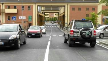 Il tratto di via Pertini che è stato asfaltato