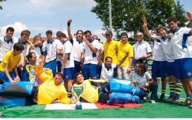 <b>HOCKEY SU PRATO </b>Il Cus Pisa che ha conquistato la promozione in serie A2       