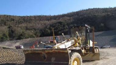 Uno scorcio dell’ex cava del Monte La Poggia dove è quasi ultimata la discarica da parte della società Bellabarba