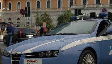 Senegalese fa arrestare ladri che rubavano nelle auto dei turisti