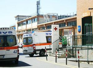 Investita da un pirata della strada in moto, una ventenne all'ospedale