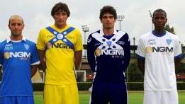 Arrivano le nuove maglie e c'è posto anche per i leoni