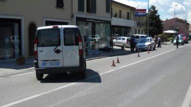 I rilievi della polizia municipale sul luogo dell’incidente