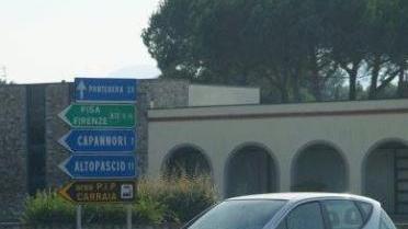 Nuova segnaletica stradale nel comune di Capannori