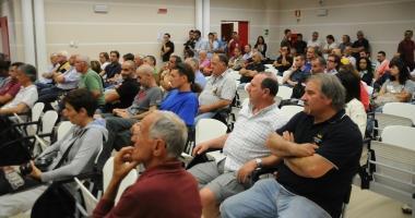 Tifosi allinfuocata assemblea di Capannori (vip) 