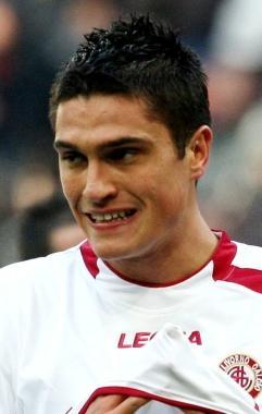 <b>IN BILICO.</b> Romano Perticone 