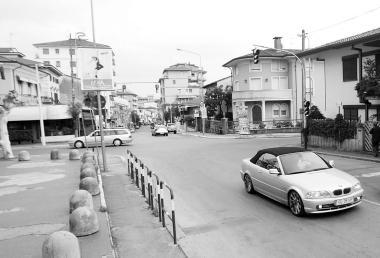 L’incrocio tra viale Martiri e via Lucchese dove arriverà una telecamera