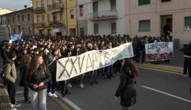 Scuola, verso un settembre nero tra tagli e classi superaffollate