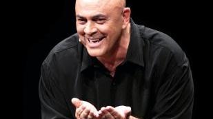 Maurizio Crozza stasera in piazza Bovio