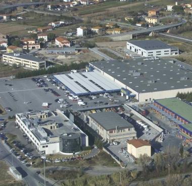 Una veduta della zona industriale dallalto   