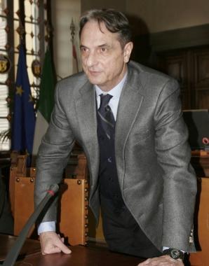 Il sindaco Roberto Cenni ha attaccato il capogruppo del Pd Massimo Carlesi e il Consiag            