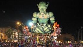<b>SFILATA.</b> Un’immagine del Carnevale estivo
