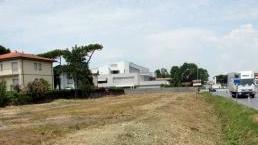 <b>TERRENI.</b> Villette e centro commerciale sulla via Aurelia