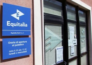 Lingresso dellufficio Equitalia di Piombino 