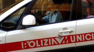 Borgo Stretto, tensione tra giovani e polizia municipale
