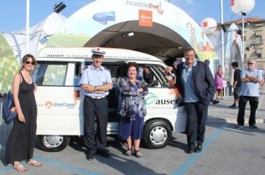 <b>BENEFICENZA.</b> Il pulmino donato allAuser 