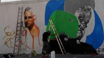 Il murale in corso di realizzazione in via Donati allo stadio