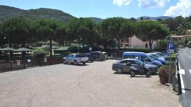 L’area di sosta realizzata a Procchio