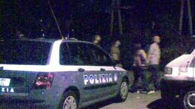 <b>CONTROLLI.</b> Una volante della polizia sulla Marina di Torre del Lago