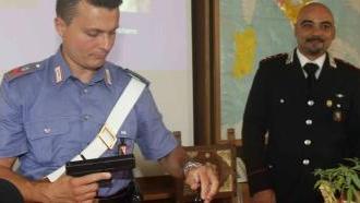 La pistola sequestrata dai carabinieri ai due arrestati