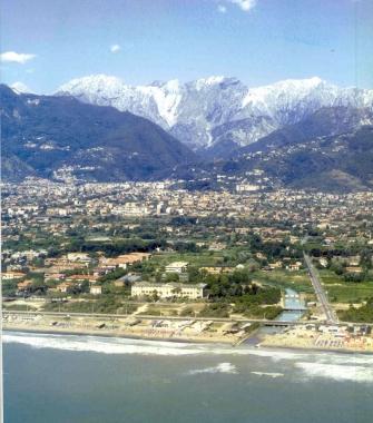 Il litorale di Massa visto dallalto 