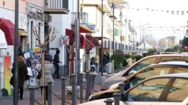 Commercio in crisi, nel centro di Venturina chiudono 5 negozi