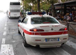 Torna dal mare con le figlie di 4 anni, minacciata dal ladro poi arrestato