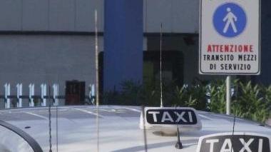 Il Comune revoca le delibere per l’assegnazione di quattro nuove licenze per taxi