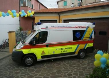 Il nuovo mezzo per il soccorso della Misericordia di Cavo  