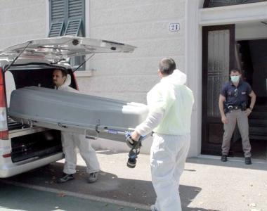 Un poliziotto in viale Nievo e il corpo portato via dalla Misericordia 