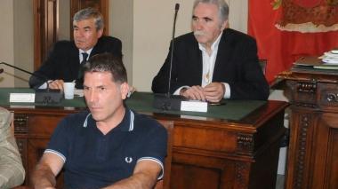 A destra, di sfondo, l’assessore Monticelli