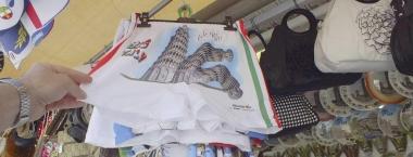 Torre fallica, cinque multe da 500 euro