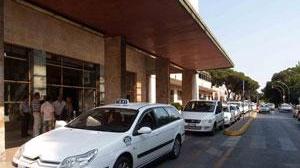 Rapina due viaggiatori in stazione, arrestato
