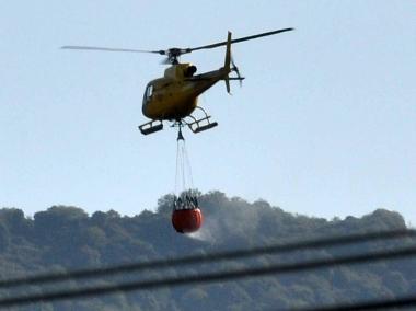 Lelicottero per lo spegnimento degli incendi 