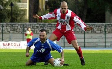 <b>SI ALLONTANA.</b> Il ritorno di Andrea Parola 