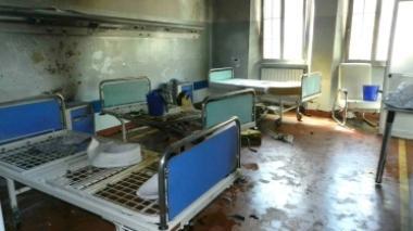 <b>TERRORE.</b> La stanza del reparto di Psichiatria andata distrutta nel rogo di ieri notte