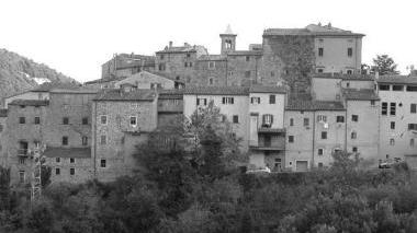 Un calice e un violino, il borgo antico in festa
