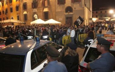 Un momento del corteo dell11 giugno in piazza dei Cavalieri  