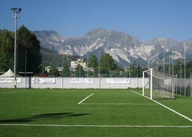 Un campo sportivo sintetico 
